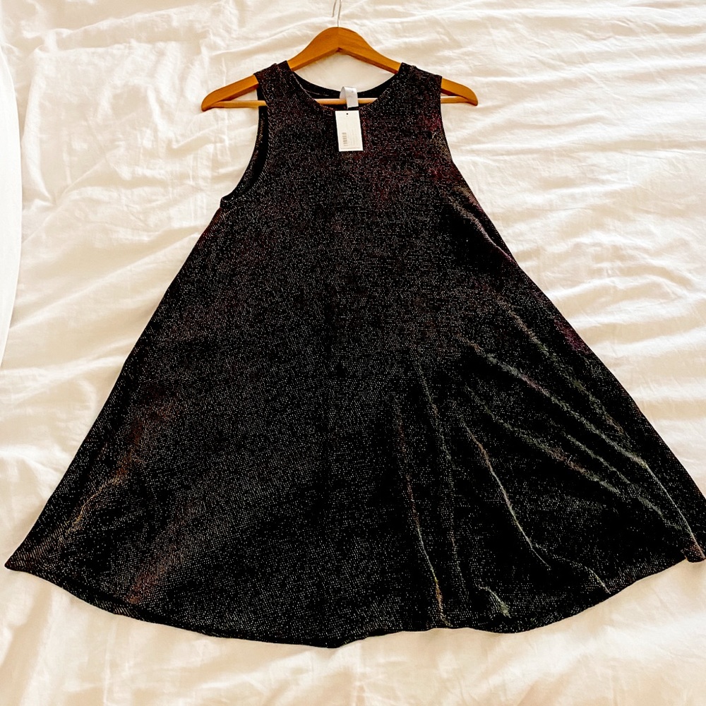 Black with gold sparkles, baby doll cut dress size S!